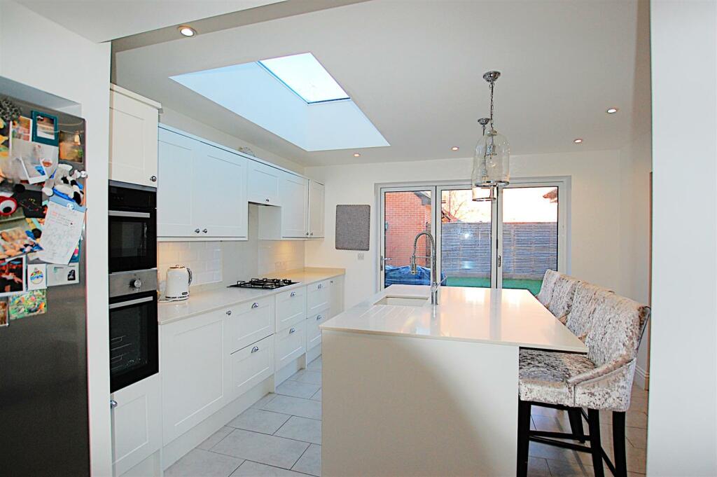 Additional property image - Devon Mead, Salisbury Village