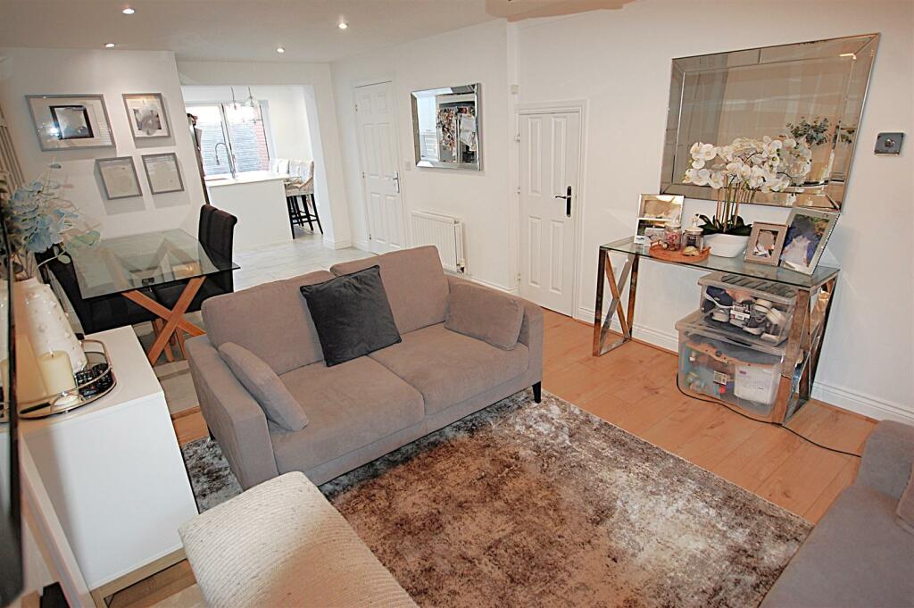 Additional property image - Devon Mead, Salisbury Village