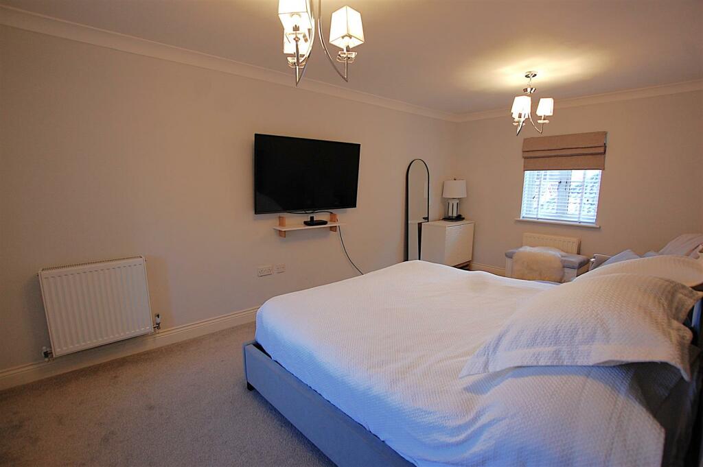 Additional property image - Devon Mead, Salisbury Village
