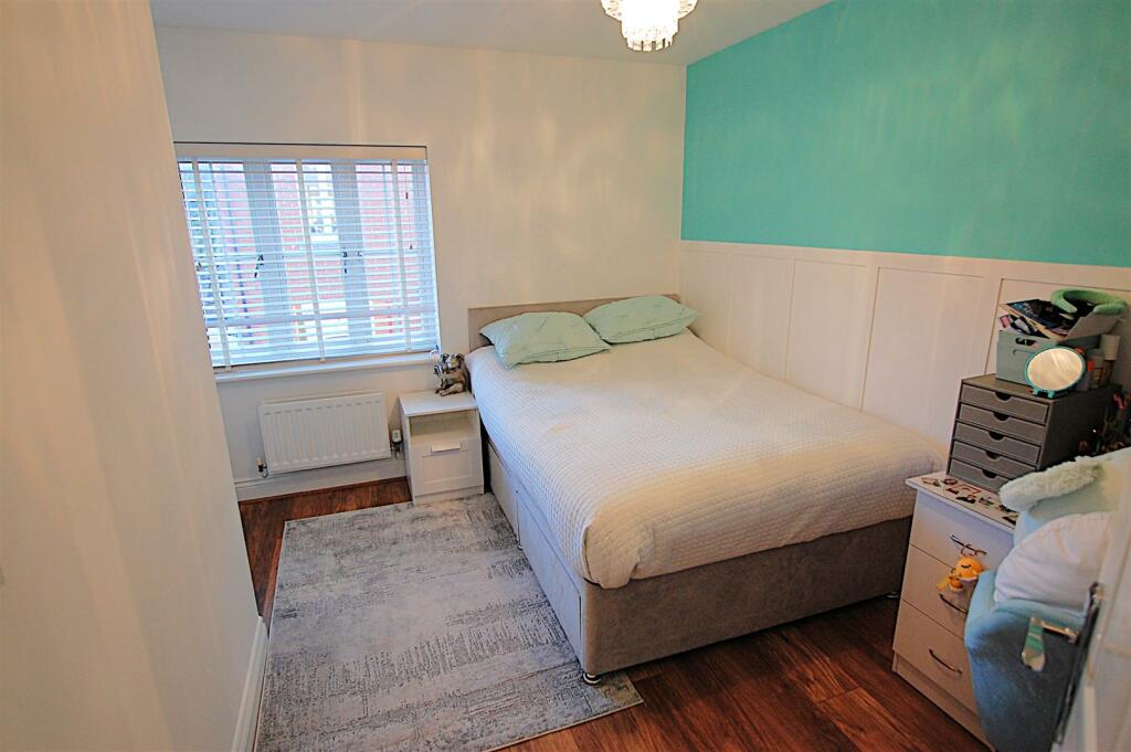 Additional property image - Devon Mead, Salisbury Village