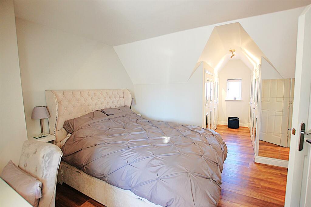 Additional property image - Devon Mead, Salisbury Village