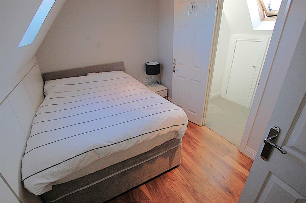 Additional property image - Devon Mead, Salisbury Village