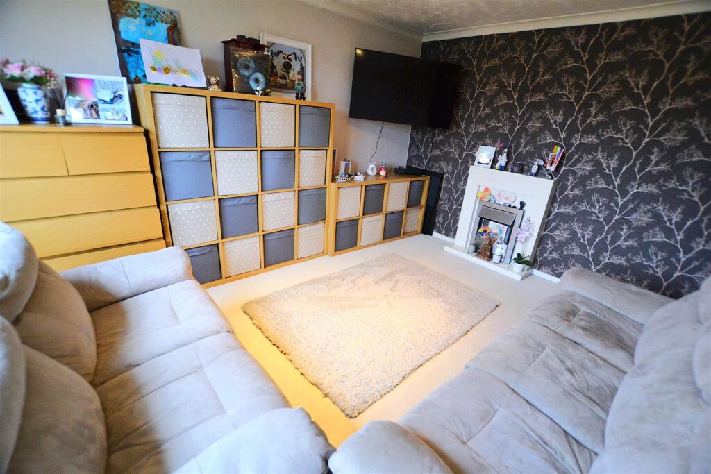 Additional property image - Hillfield, Hatfield