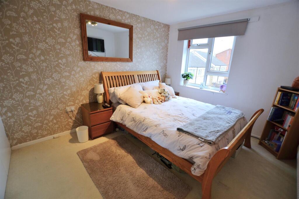 Additional property image - Hillfield, Hatfield