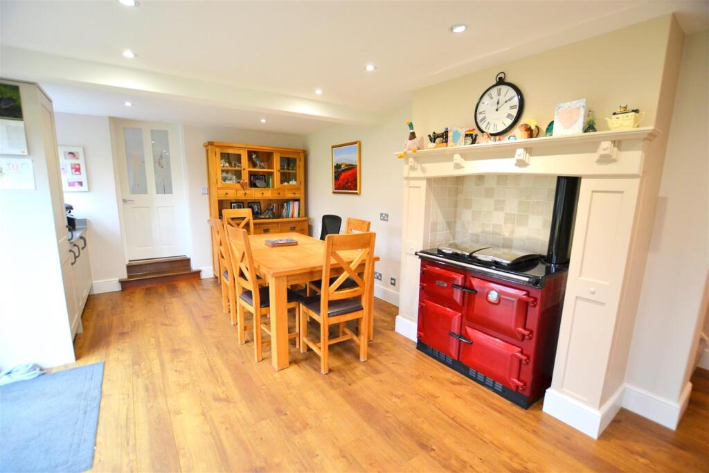 Additional property image - Woodside Green, Will Hill, Essendon