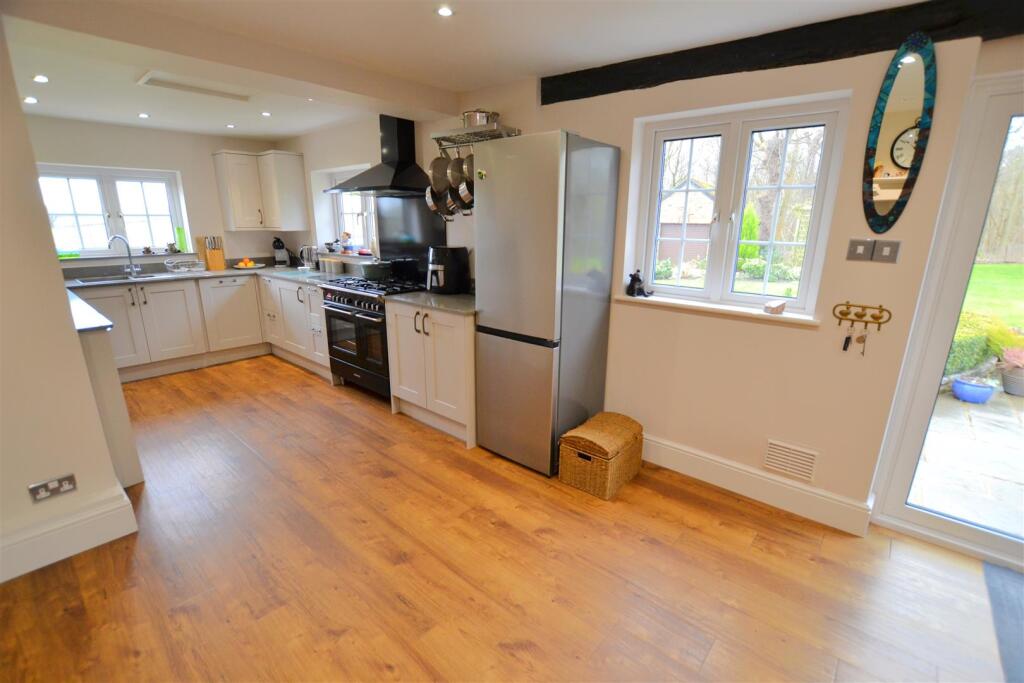 Additional property image - Woodside Green, Will Hill, Essendon