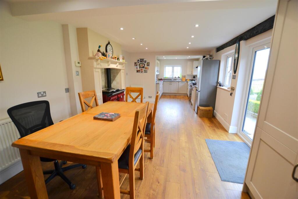 Additional property image - Woodside Green, Will Hill, Essendon