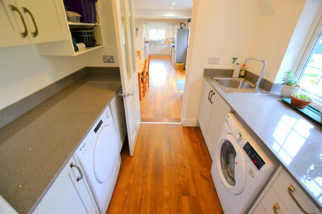 Additional property image - Woodside Green, Will Hill, Essendon