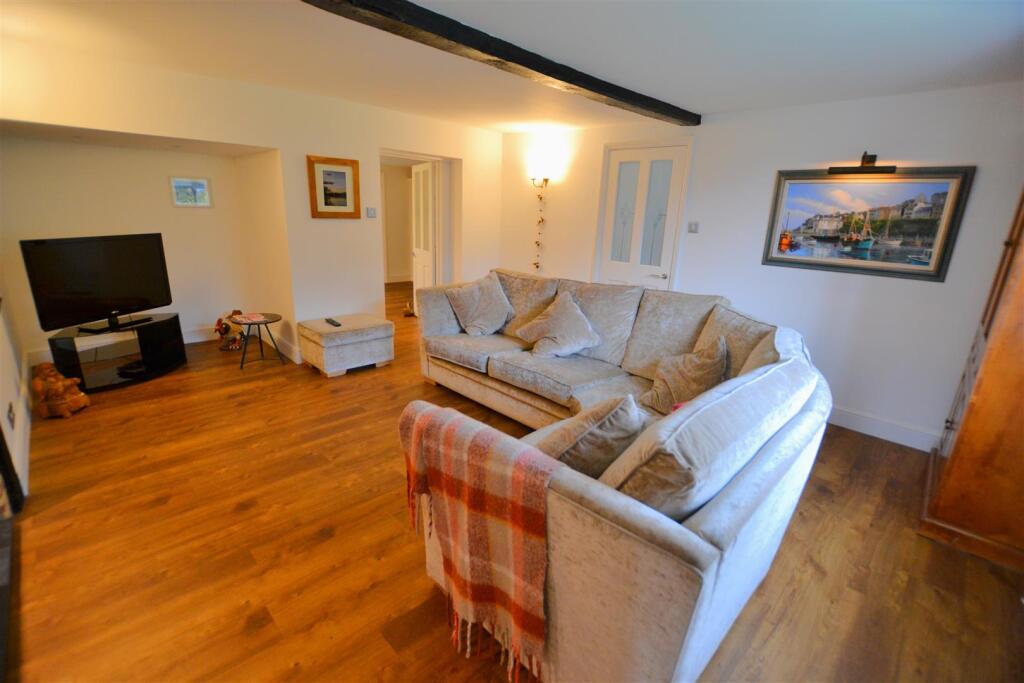 Additional property image - Woodside Green, Will Hill, Essendon