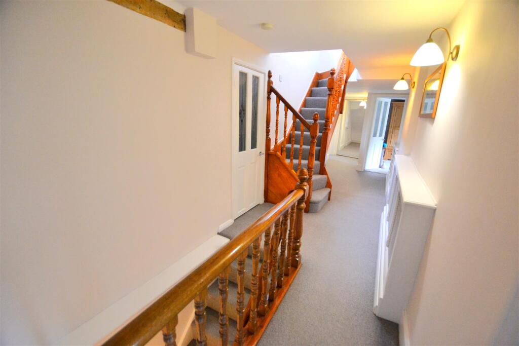 Additional property image - Woodside Green, Will Hill, Essendon