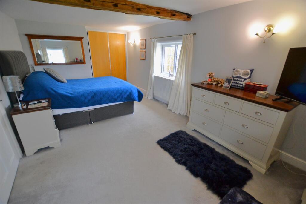 Additional property image - Woodside Green, Will Hill, Essendon