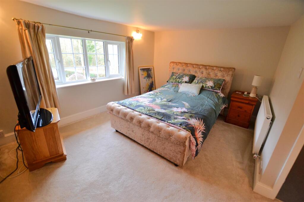Additional property image - Woodside Green, Will Hill, Essendon