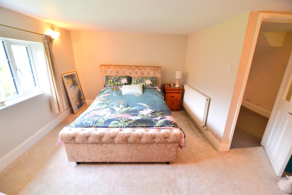 Additional property image - Woodside Green, Will Hill, Essendon
