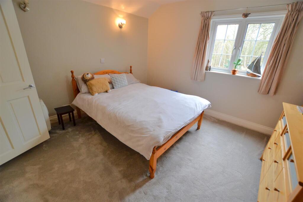 Additional property image - Woodside Green, Will Hill, Essendon