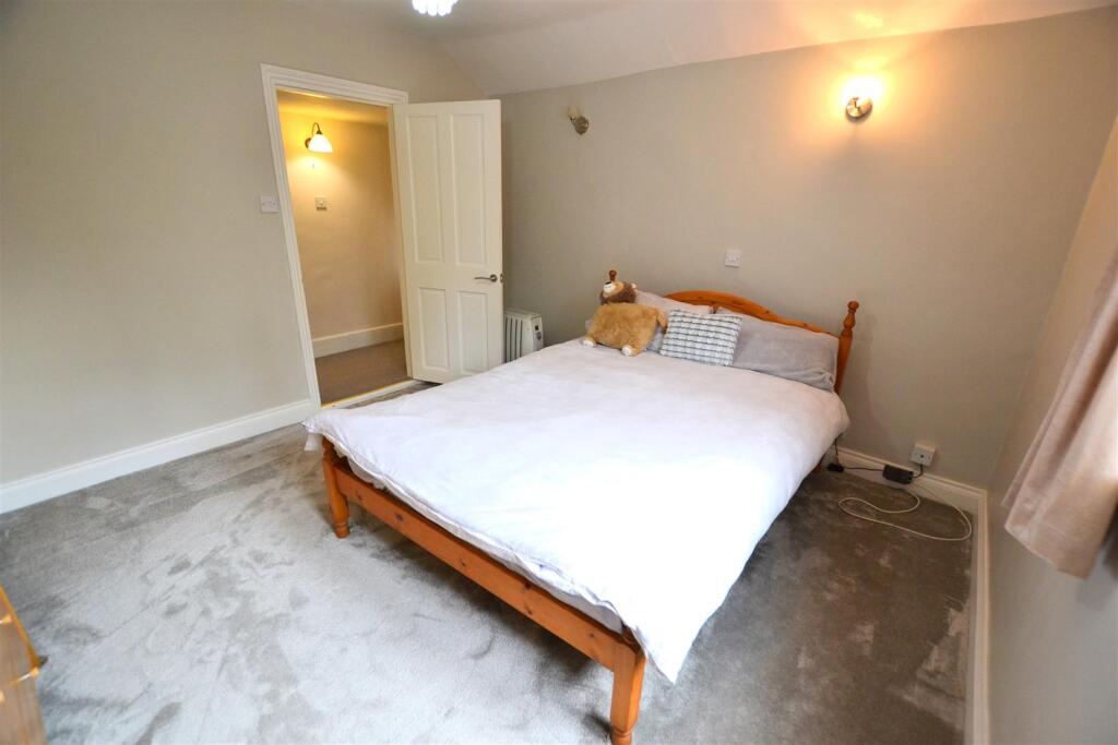 Additional property image - Woodside Green, Will Hill, Essendon
