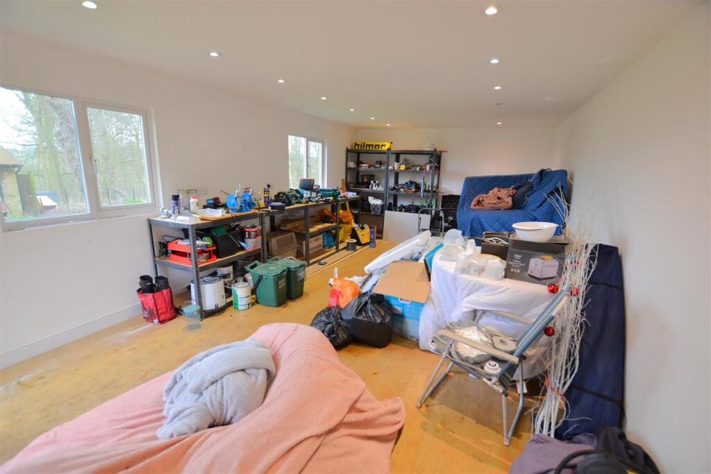 Additional property image - Woodside Green, Will Hill, Essendon