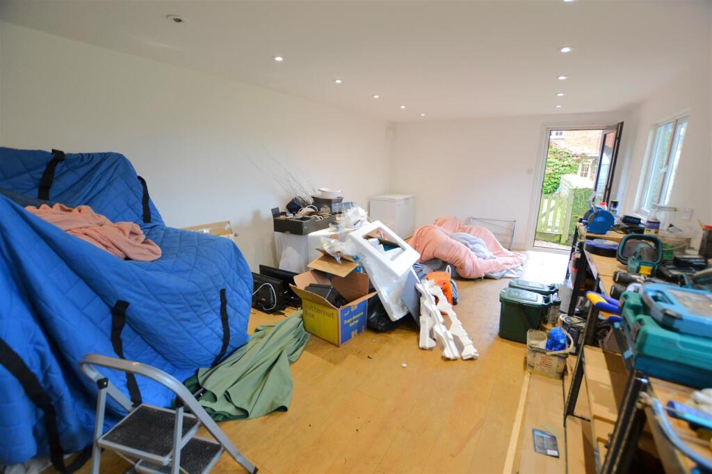 Additional property image - Woodside Green, Will Hill, Essendon