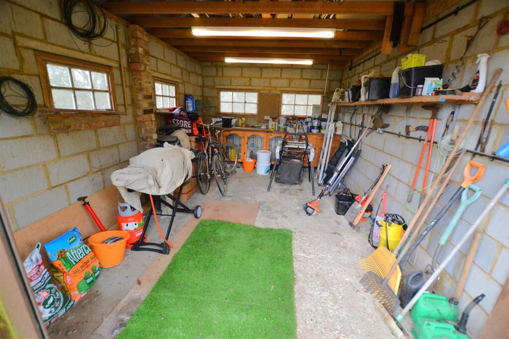 Additional property image - Woodside Green, Will Hill, Essendon