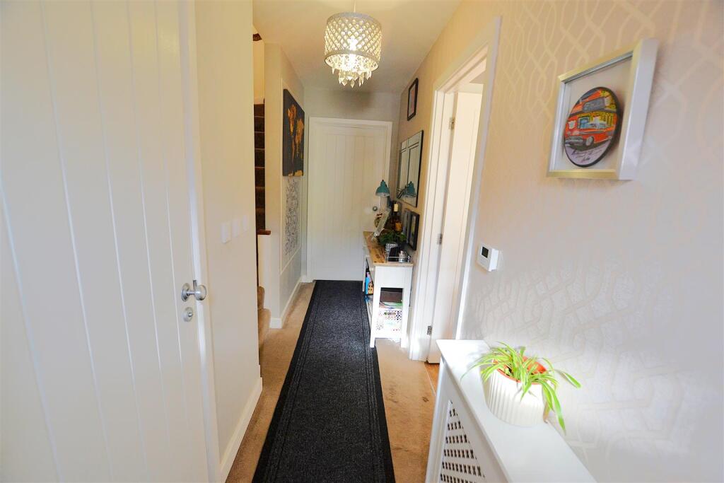 Additional property image - Appletree Way, Welwyn Garden City