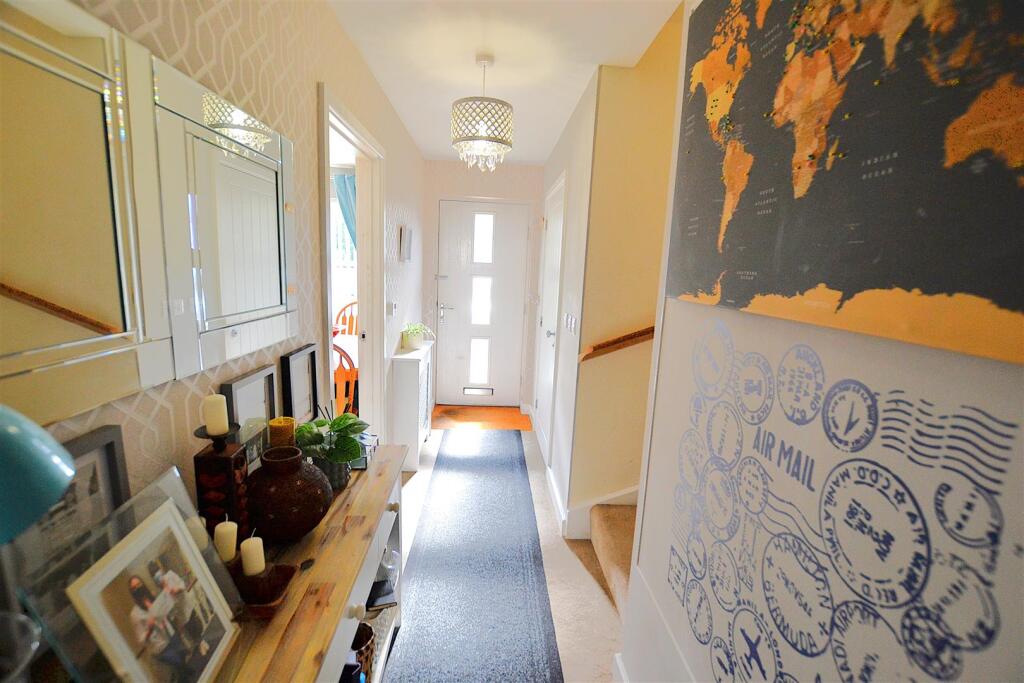 Additional property image - Appletree Way, Welwyn Garden City