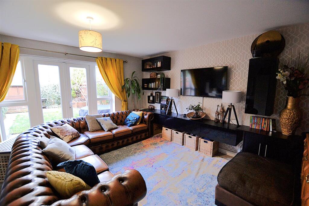 Additional property image - Appletree Way, Welwyn Garden City