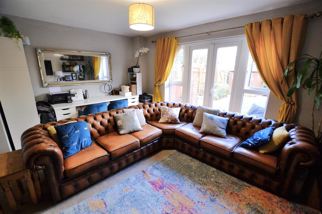 Additional property image - Appletree Way, Welwyn Garden City