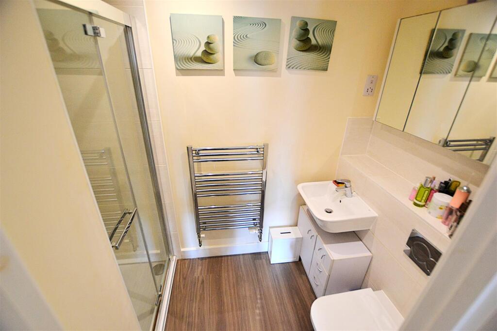 Additional property image - Appletree Way, Welwyn Garden City