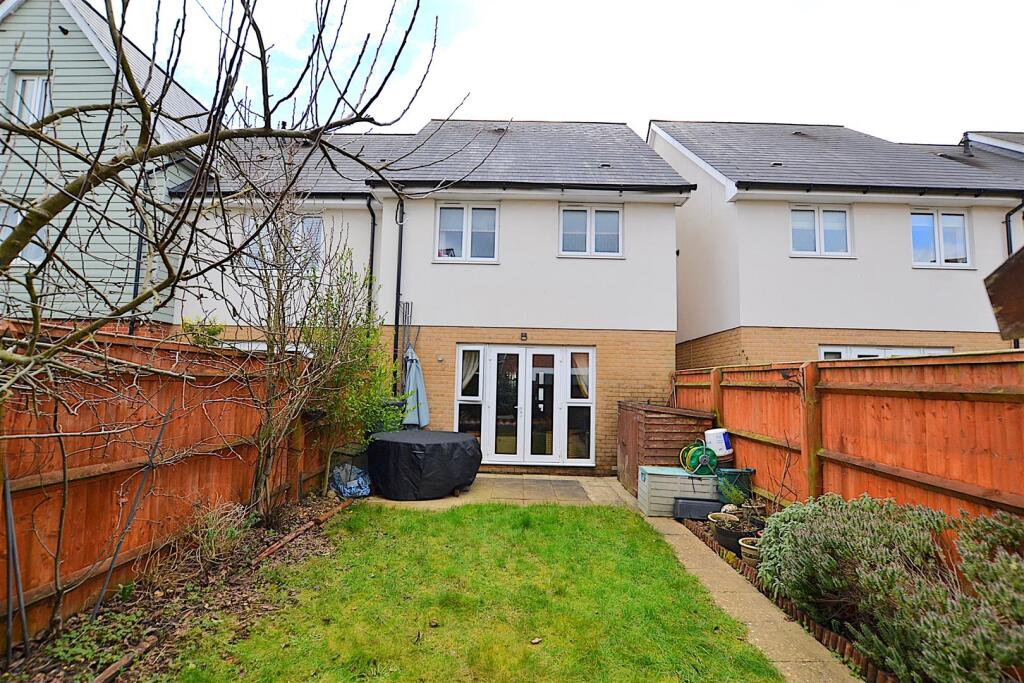 Additional property image - Appletree Way, Welwyn Garden City