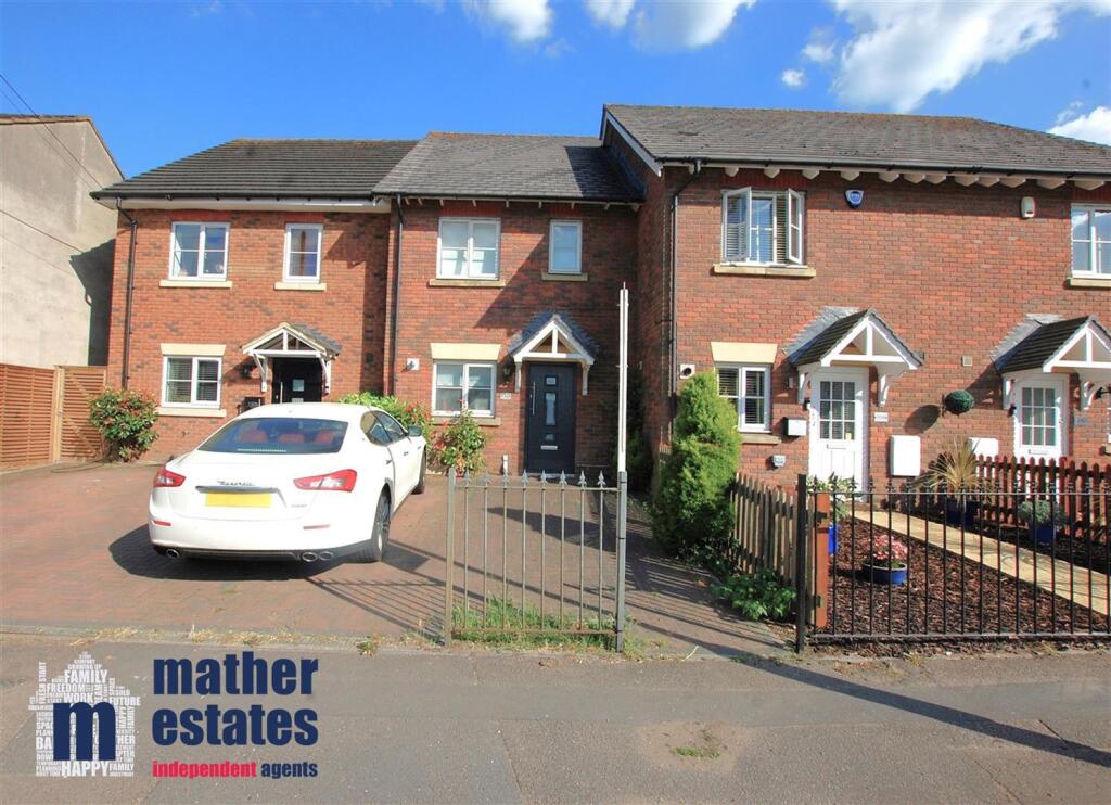 Main image of property: Dixons Hill Road, Welham Green