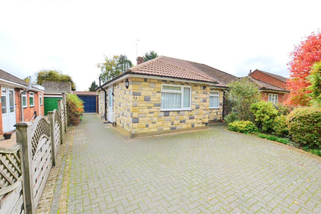 Main image of property: Pooleys Lane, Welham Green