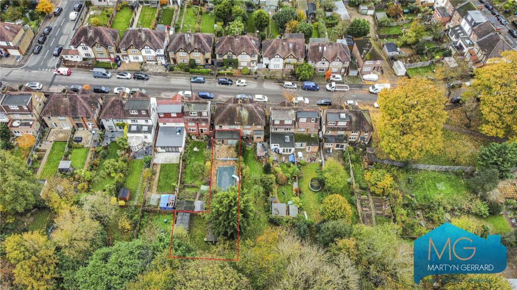 3 bedroom semidetached house for sale in Cranbrook Road, East