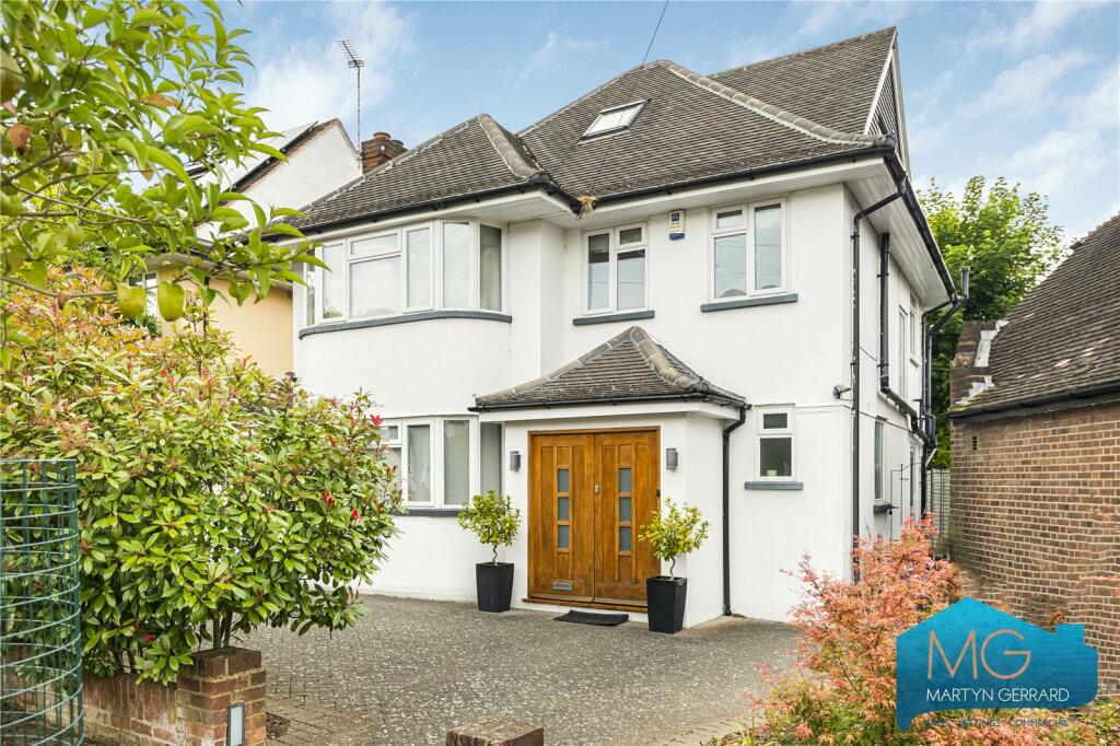 4 bedroom detached house for sale in West Hill Way, Totteridge, London, N20