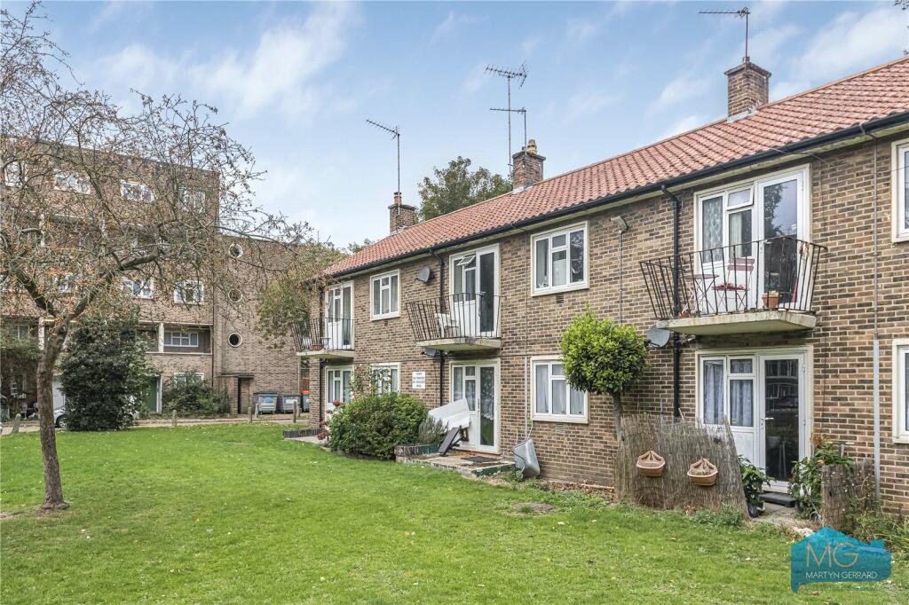 Main image of property: Oakleigh Park North, London, N20