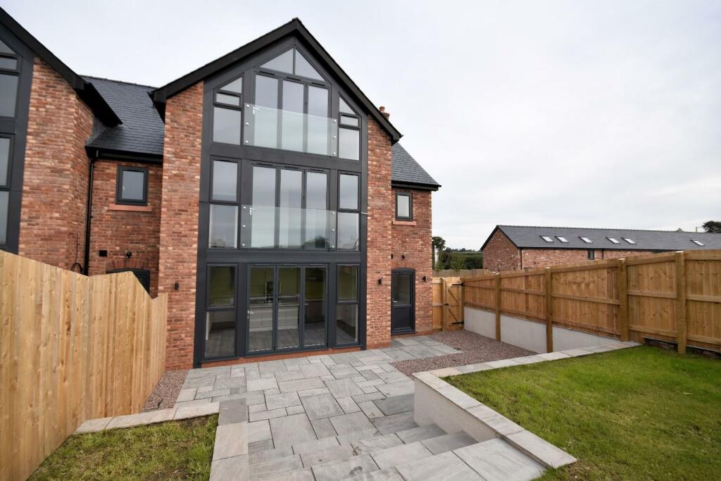 4 bedroom house for sale in Farriers Lodge, The Paddocks, Dog Lane