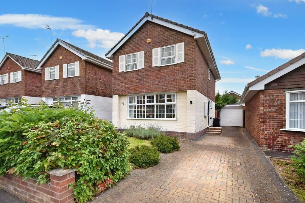 3 bedroom detached house for sale in Langport Drive, Vicars Cross