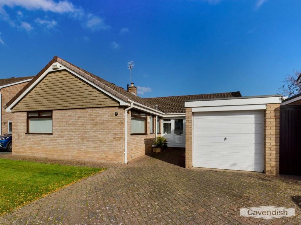 3 bedroom detached bungalow for sale in Farbailey Close, Westminster Park, Chester, CH4