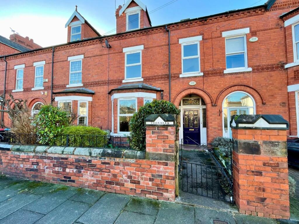 5 bedroom terraced house for sale in Halkyn Road, Chester, CH2