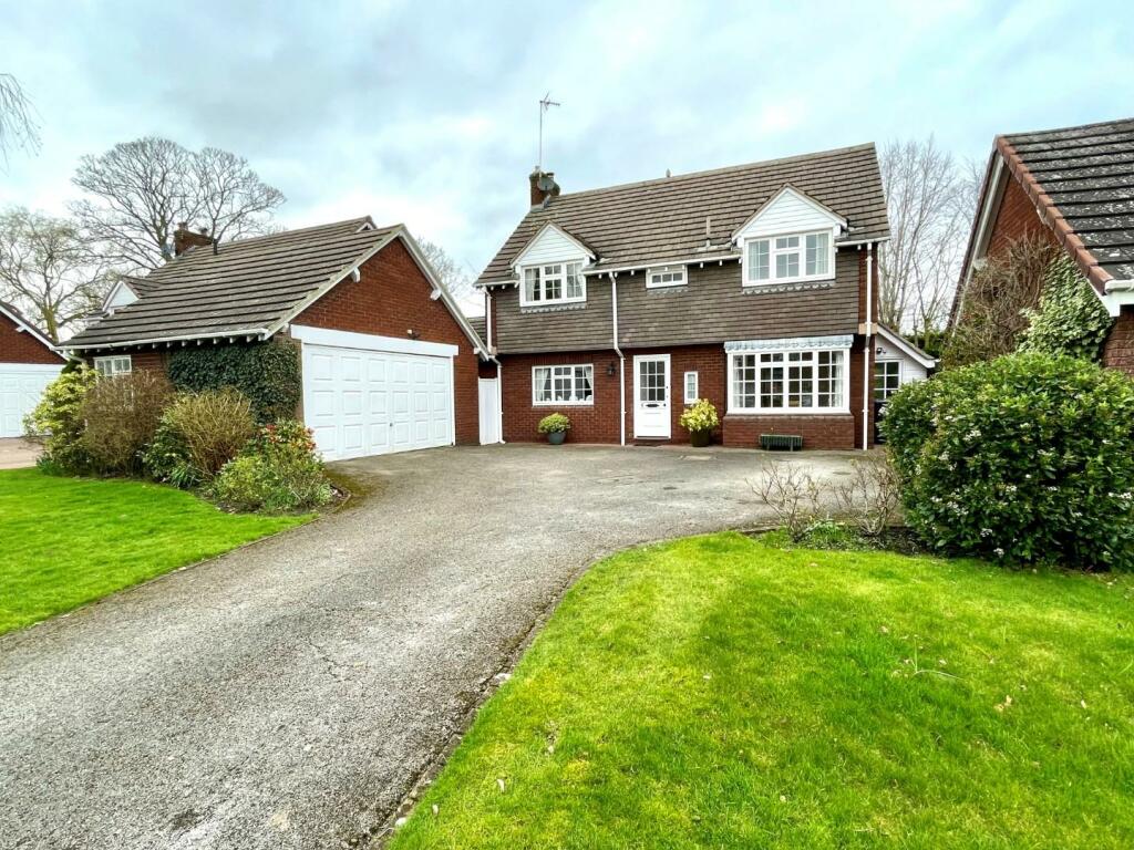 4 bedroom detached house for sale in Home Park, Mollington, Chester, CH1
