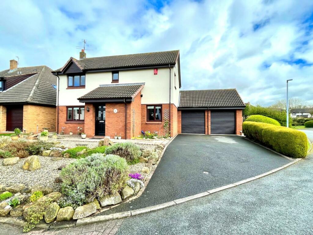 4 bedroom detached house for sale in Five Ashes Road, Westminster Park, Chester, CH4