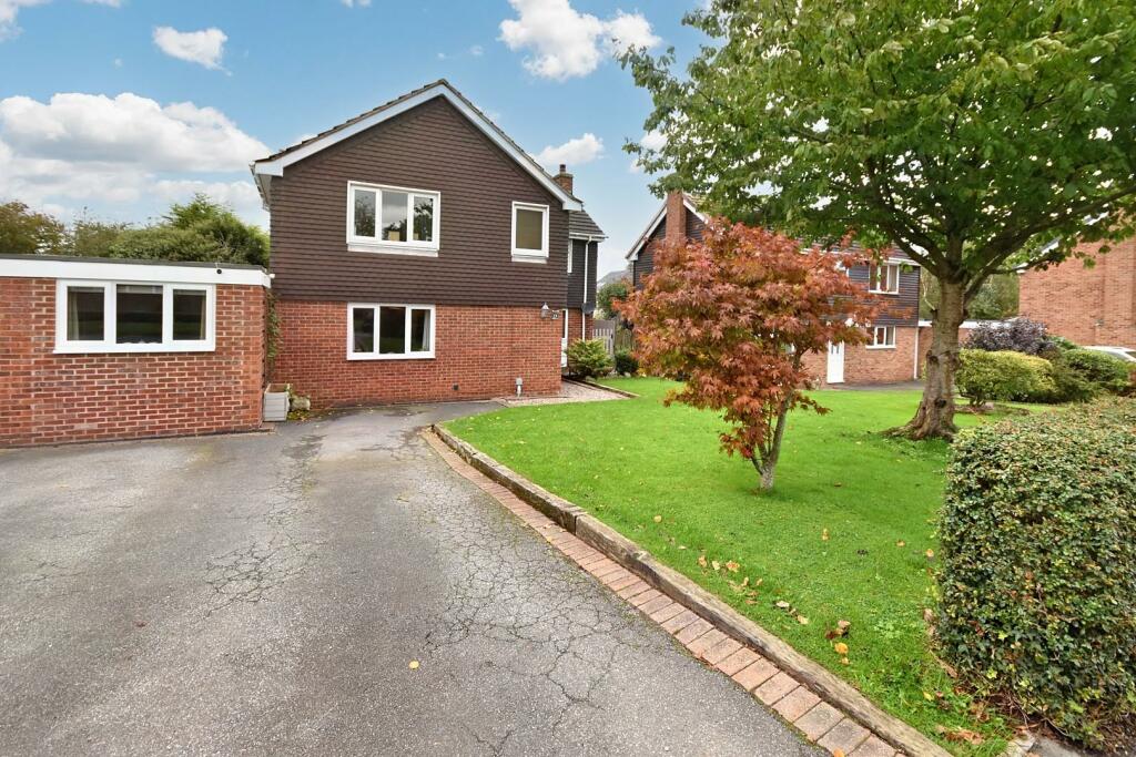 4 bedroom link detached house for sale in St. Peters Way, Mickle Trafford, Chester, CH2
