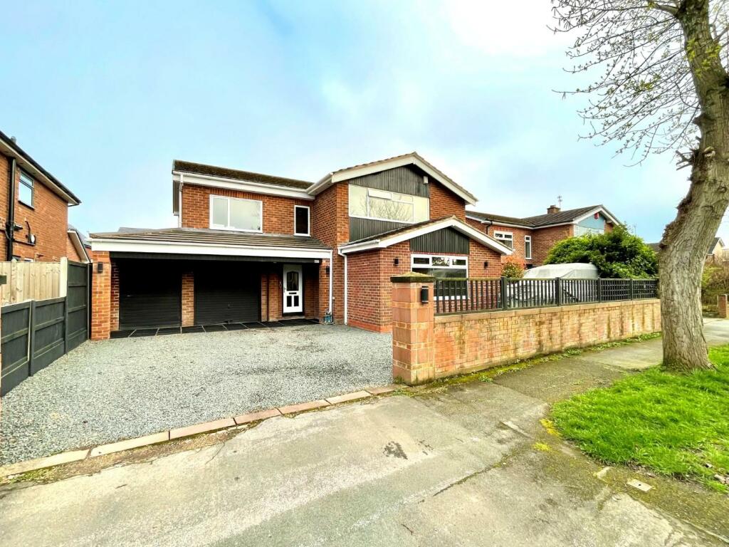 4 bedroom detached house for sale in Merton Drive, Westminster Park, Chester, CH4