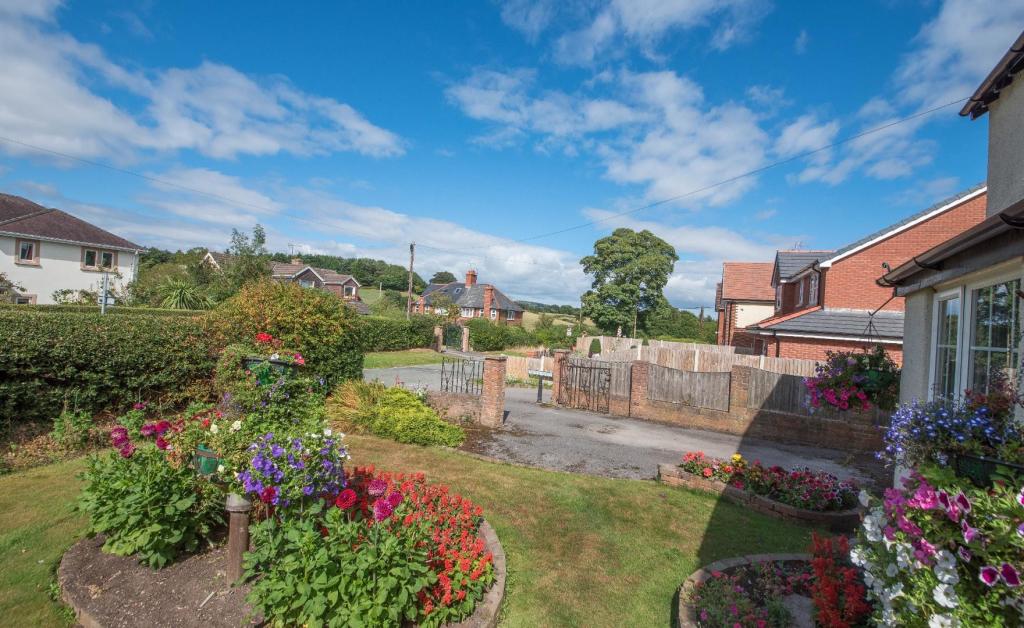 3 bedroom detached house for sale in Raikes Lane, Sychdyn, CH7