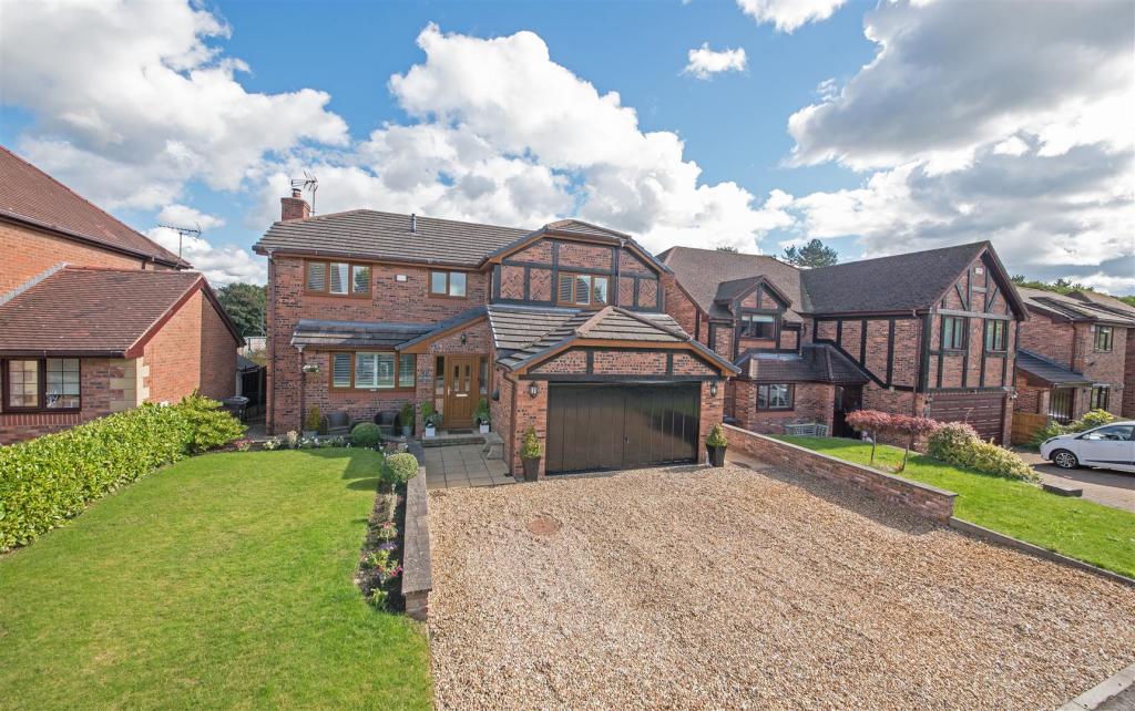 6 bedroom detached house for sale in Station Lane, Hawarden, Deeside, CH5