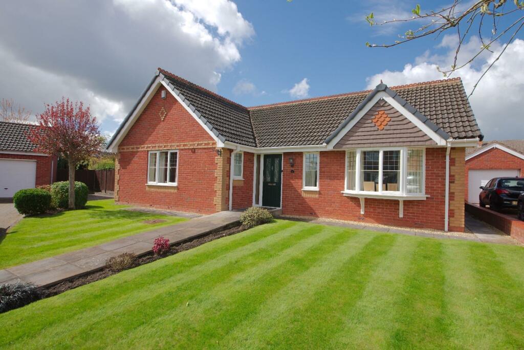3 bedroom detached bungalow for sale in Cae Glas, Sychdyn, Mold, CH7