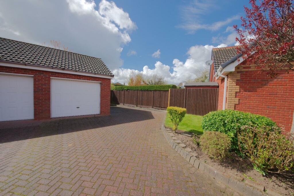 3 bedroom detached bungalow for sale in Cae Glas, Sychdyn, Mold, CH7