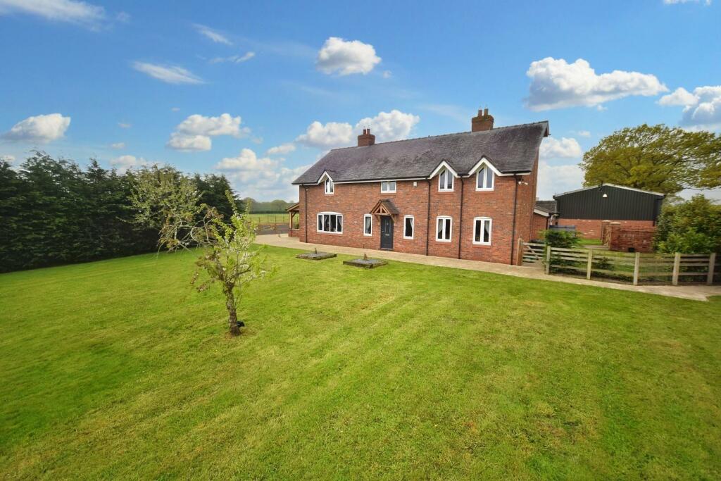 4 bedroom detached house for sale in Ridley Wood, Wrexham, LL13