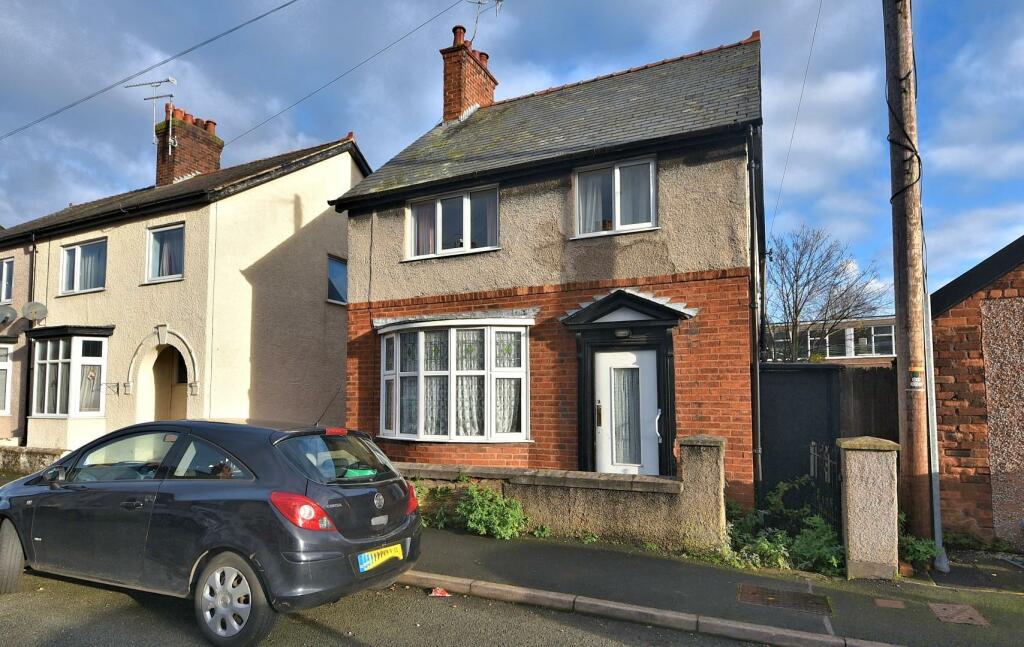 3 bedroom detached house for sale in Harrowby Road, Mold, CH7