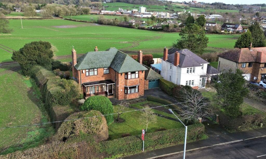 3 bedroom detached house for sale in Gwernaffield Road, Mold, CH7