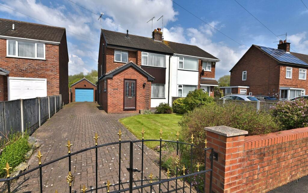 3 bedroom semidetached house for sale in Harrison Grove, Sandycroft