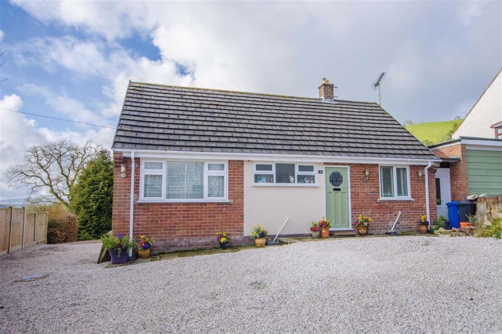 2 bedroom detached bungalow for sale in Rectory Lane, Llanferres, Mold, CH7